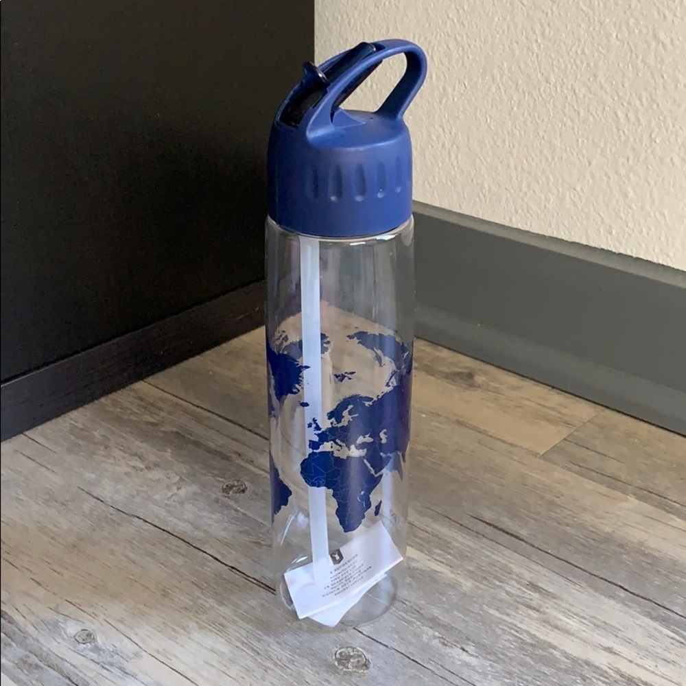 Typo The Refresher Drink World Map Water Bottle With Straw